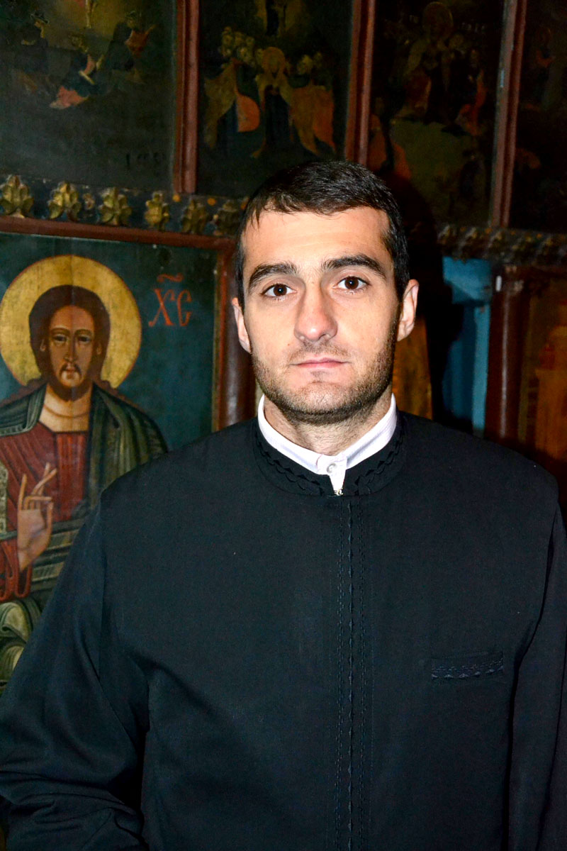 Bisericuţa din satul slatinelor