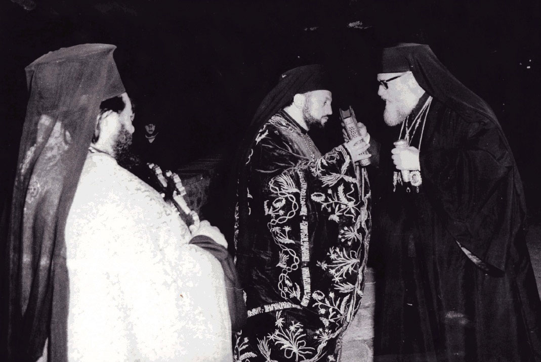 Primirea patriarhului Nicolae al Alexandriei de către arhim. Epifanie Norocel (foto centru) - 25 octombrie 1971
