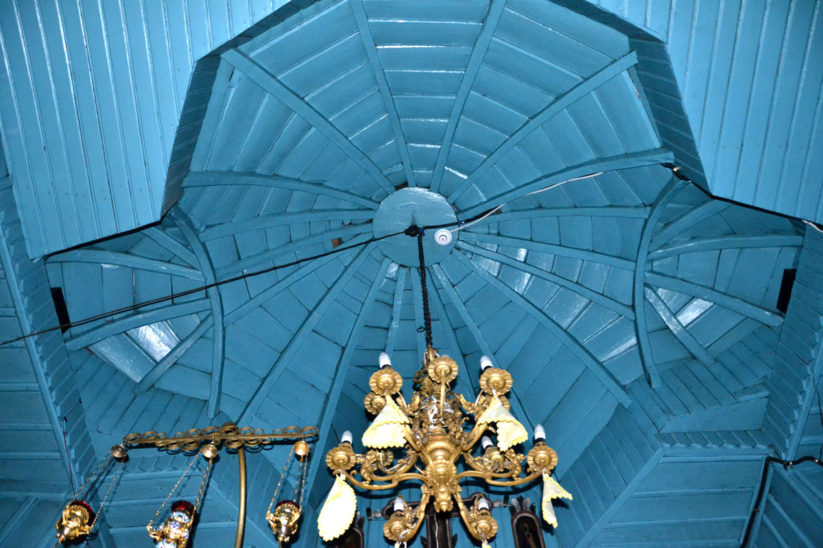 Bisericuţa din satul slatinelor