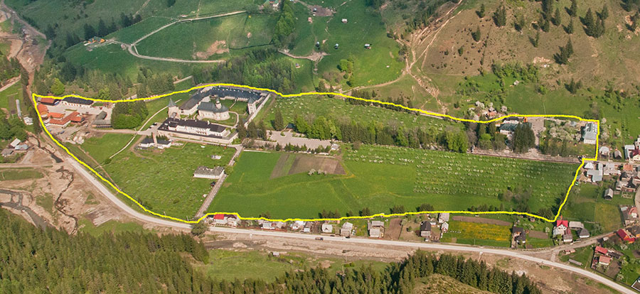 Mănăstirea Putna nevoită să deschidă procesul penal împotriva unor reprezentanți ai Tribunalului și ai Direcției de Finanțe Suceava