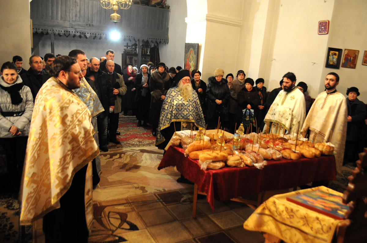 Biserici în sărbătoare în ziua pomenirii Sfinţilor Atanasie şi Chiril