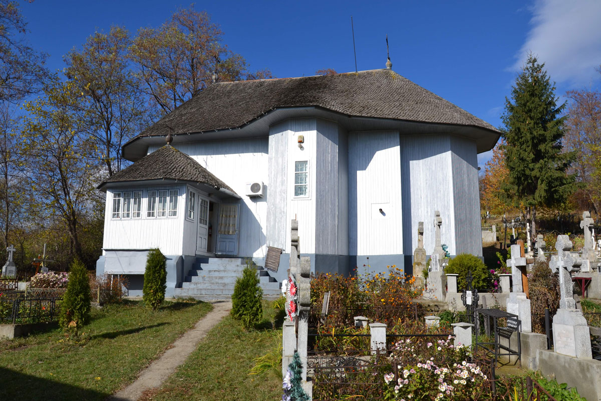 Bisericuţa ultimilor săteni de la Gura Văii Deal