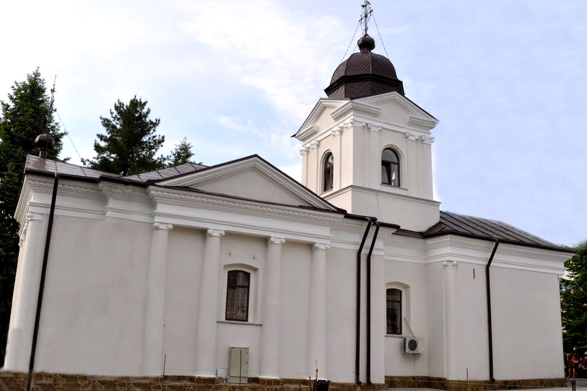 Slujbă arhierească în ctitoria lui Costache Roset din Botoşani