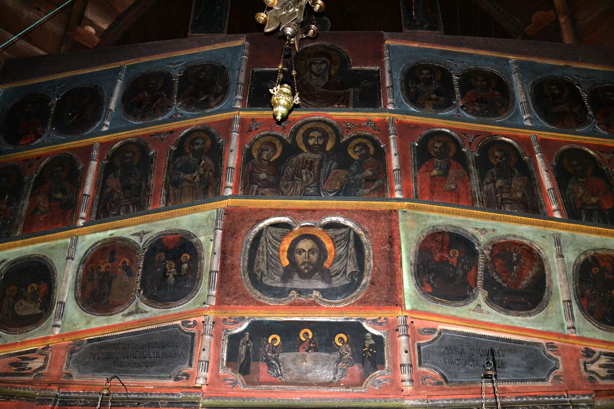 Tainicul lăcaş de lângă apa Bistricioarei