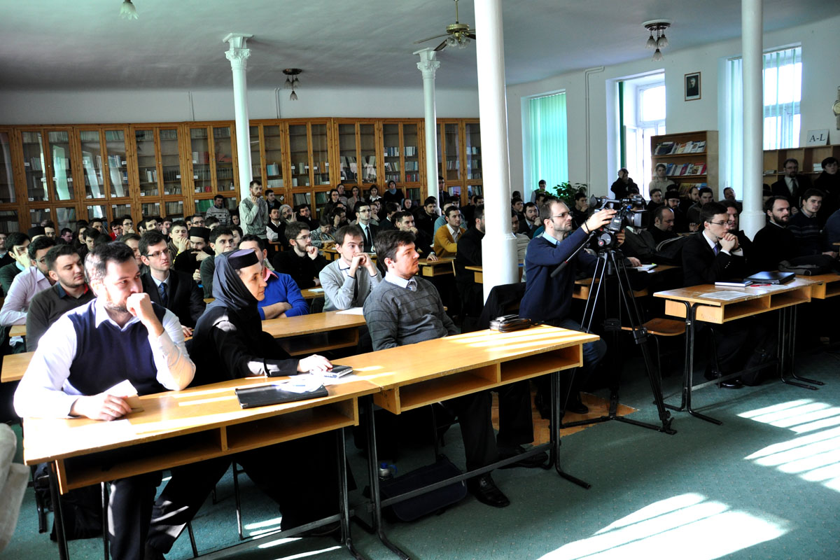 Părintele decan al Facultăţii de Teologie Ortodoxă din New York a conferenţiat la Iaşi