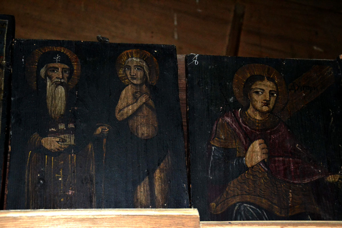 Tainicul lăcaş de lângă apa Bistricioarei