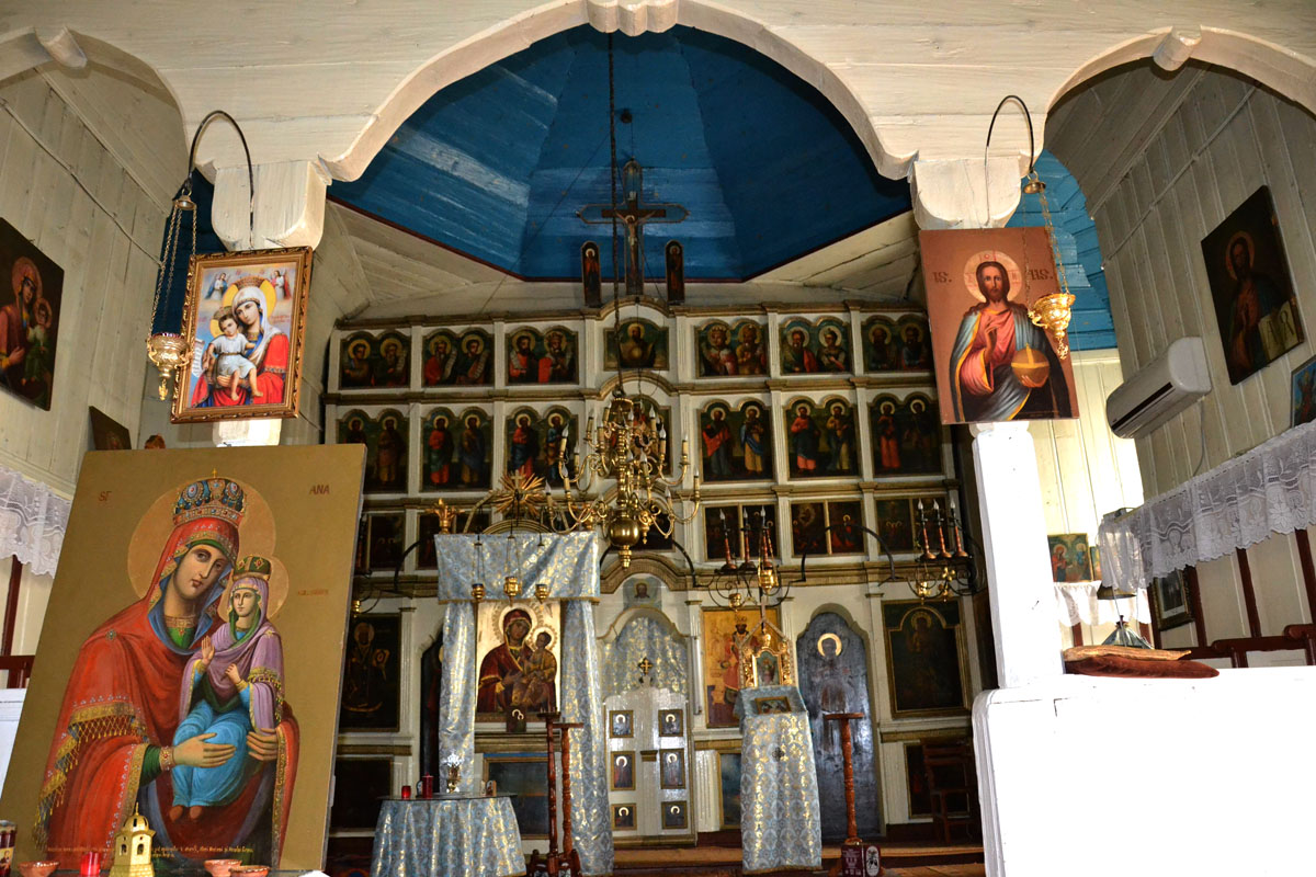 Bisericuţa ultimilor săteni de la Gura Văii Deal