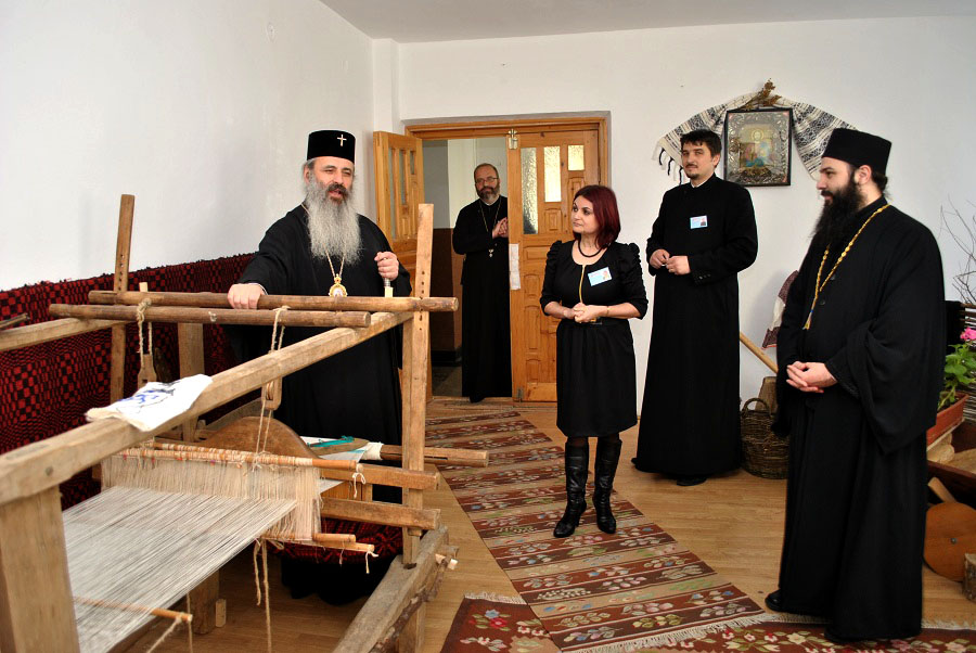 Liturghie arhierească şi lansare de revistă la Seminarul Teologic Dorohoi