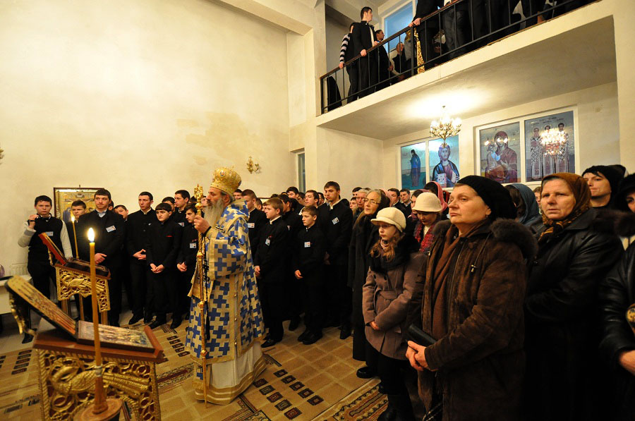 Liturghie arhierească şi lansare de revistă la Seminarul Teologic Dorohoi