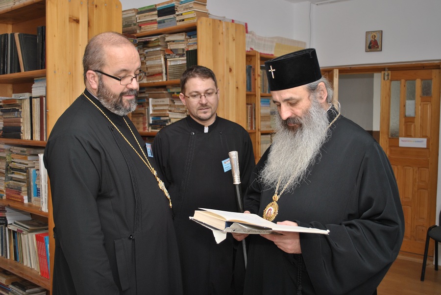 Liturghie arhierească şi lansare de revistă la Seminarul Teologic Dorohoi