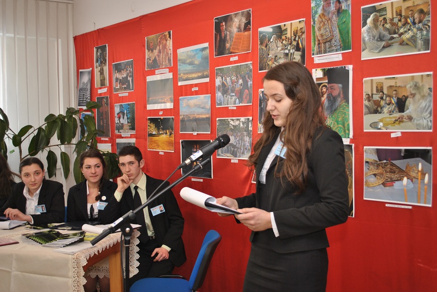 Liturghie arhierească şi lansare de revistă la Seminarul Teologic Dorohoi