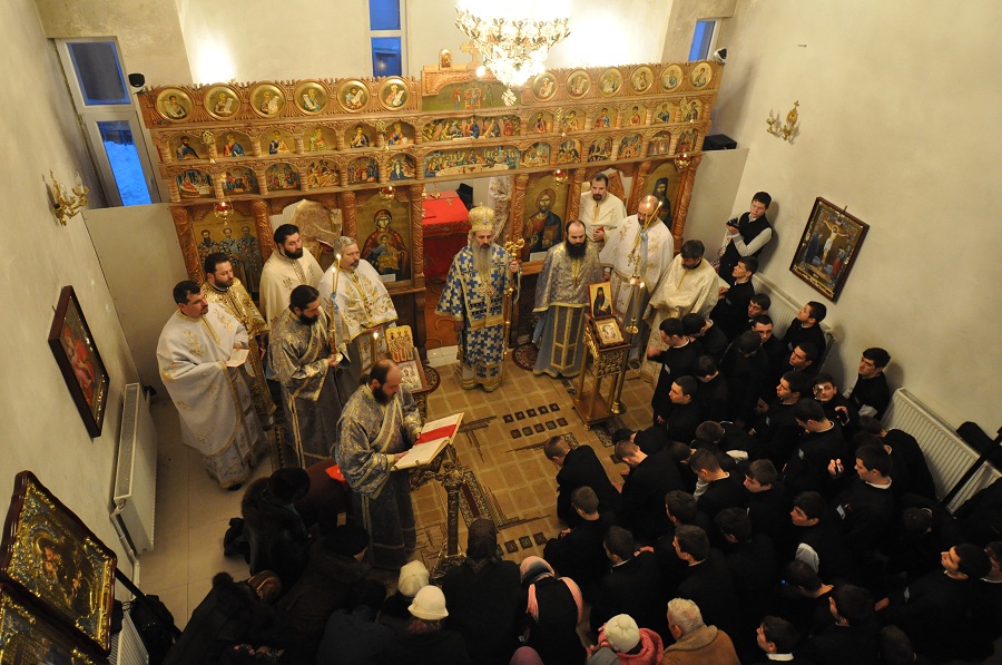 Liturghie arhierească şi lansare de revistă la Seminarul Teologic Dorohoi