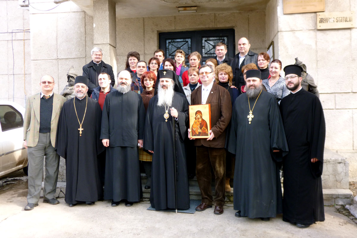 „Să hrăniţi şi pe alţii cu pâinea pe care o găsiţi în paginile prăfuite“