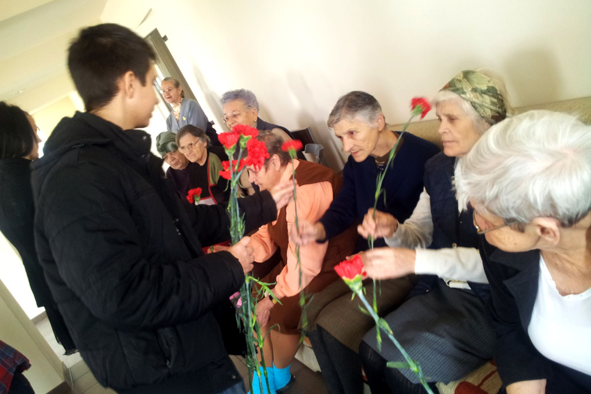 “O floare de 8 Martie”