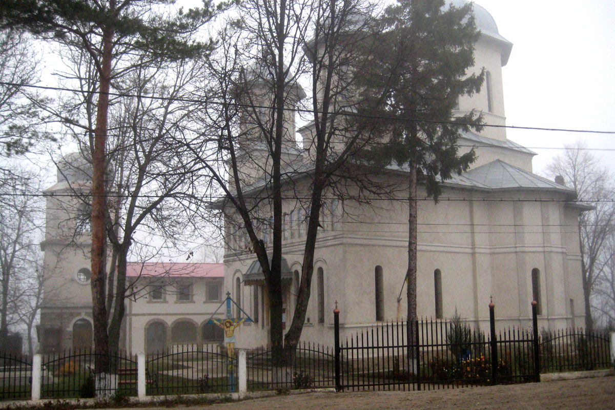 Întâlniri educative pentru tinerii parohiei Dumeni