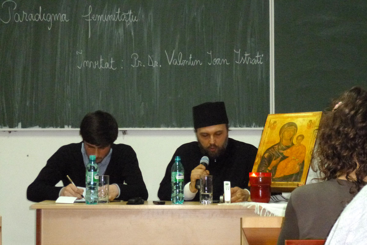 „Paradigma desăvârşită a feminităţii este Maica Domnului“