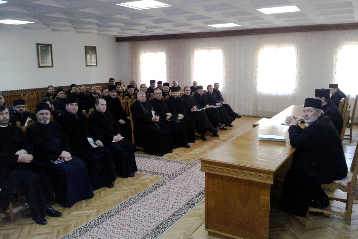 „Preoţii trebuie să desfăşoare activităţi social-filantropice în parohii“