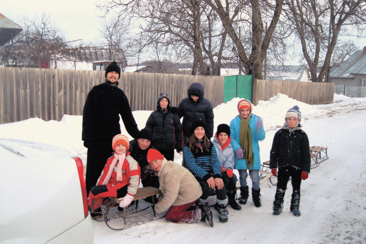Urmaşii răzeşilor lui Ştefan cel Mare şi Sfânt de la poalele Măgurii Cornilor
