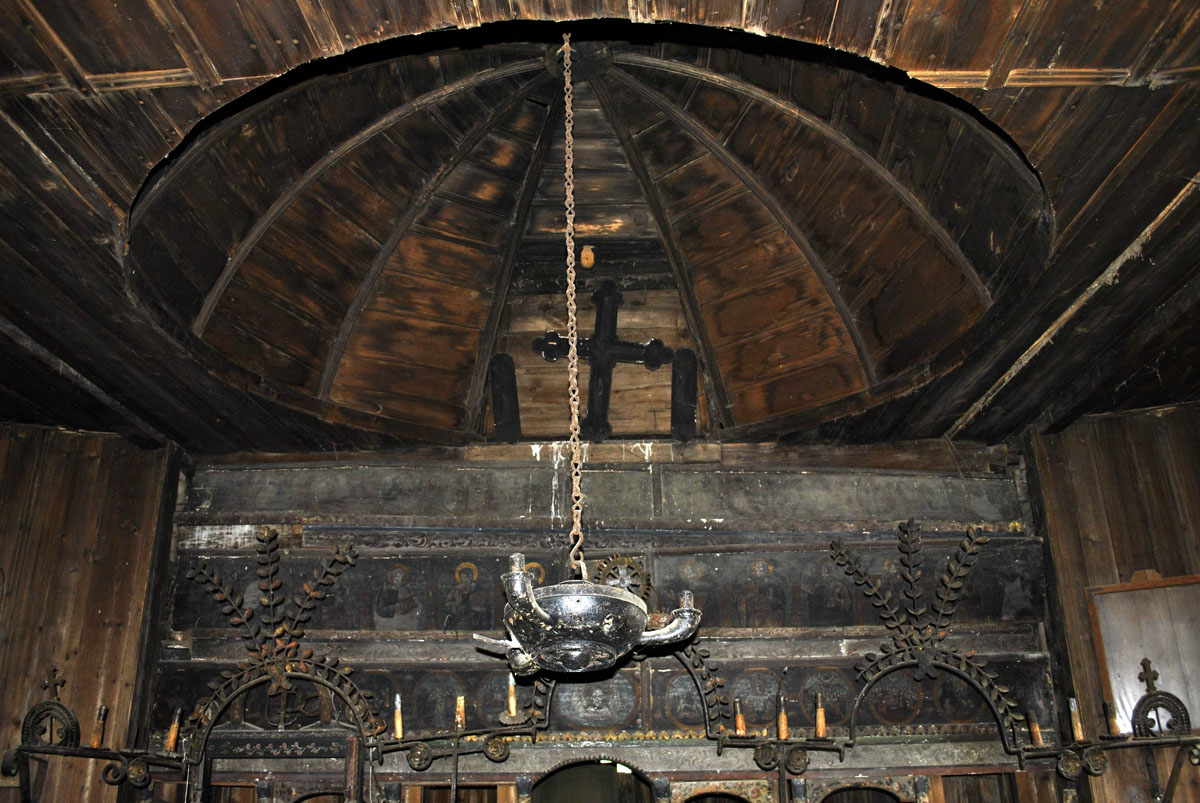 Trista poveste a bisericuţei din Luminiş