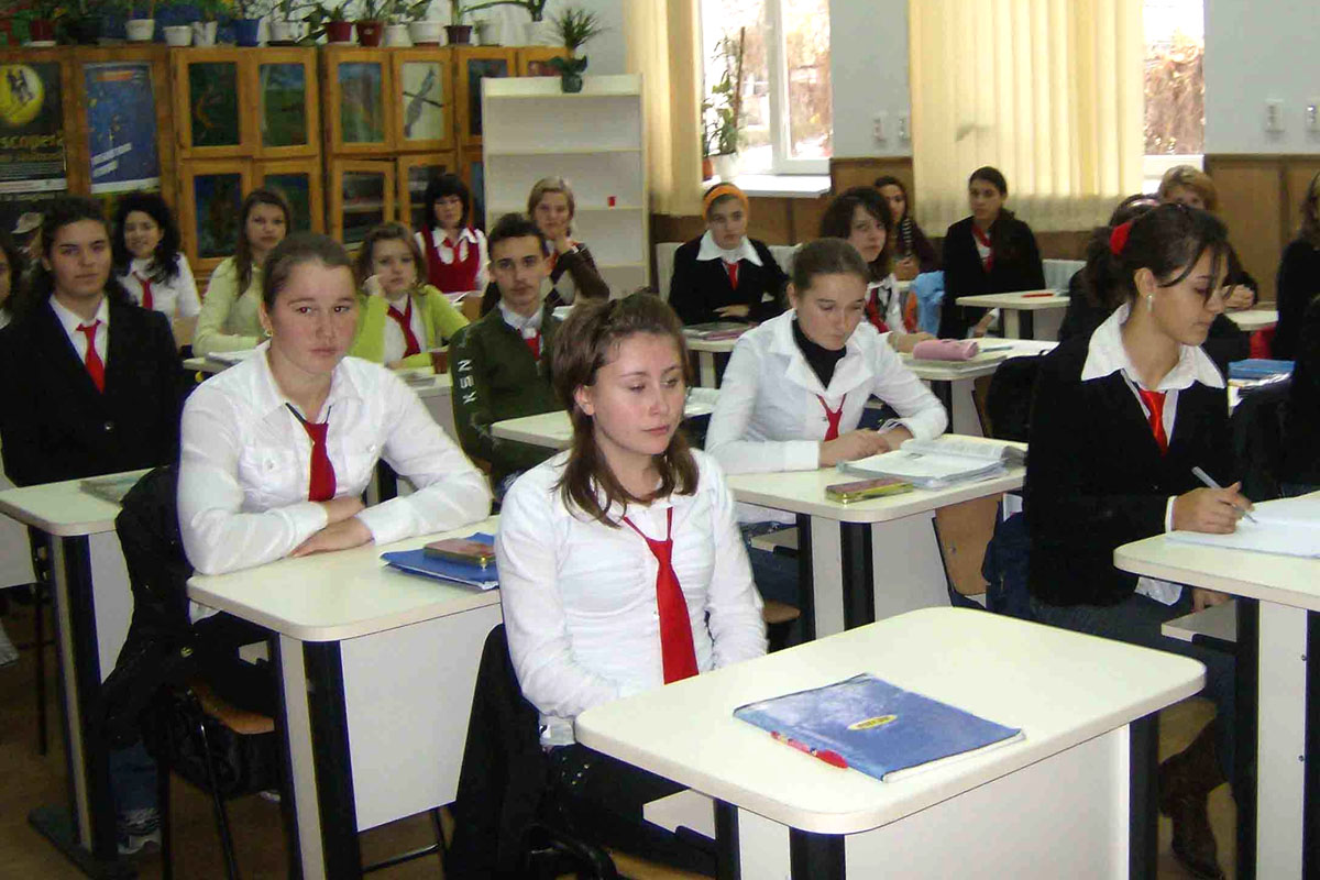 Propunere de menţinere a clasei a IX-a la liceu