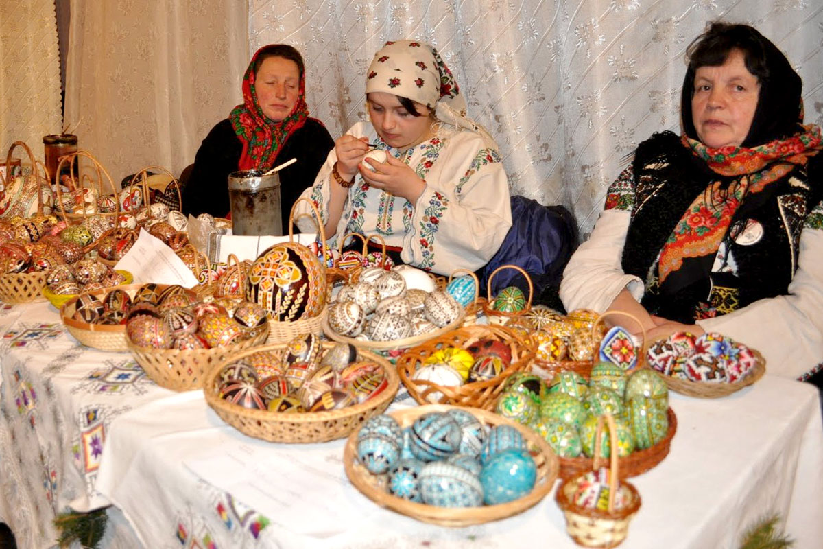 Festivalul Naţional al Ouălor Încondeiate de la Ciocăneşti Festivalul Naţional al Ouălor Încondeiate de la Ciocăneşti