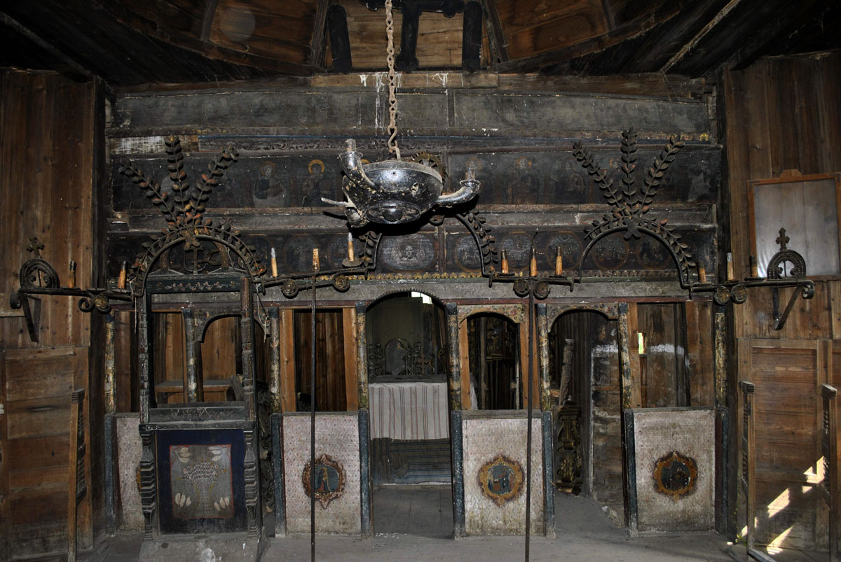 Trista poveste a bisericuţei din Luminiş