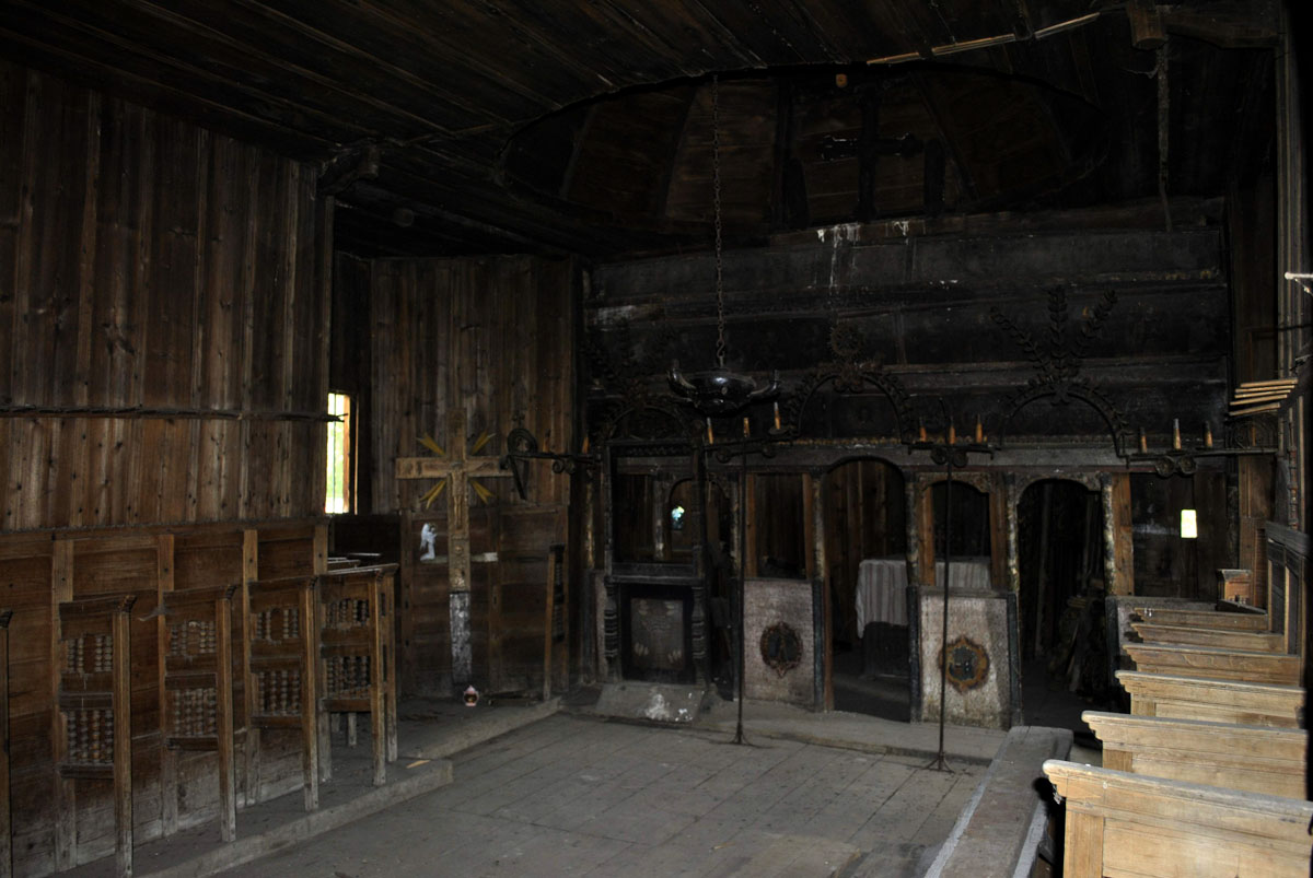 Trista poveste a bisericuţei din Luminiş