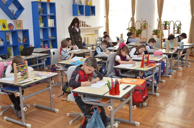 În aprilie se fac înscrierile la clasa pregătitoare şi clasa I