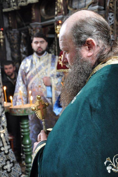 Hram la Mănăstirea Brădiceşti