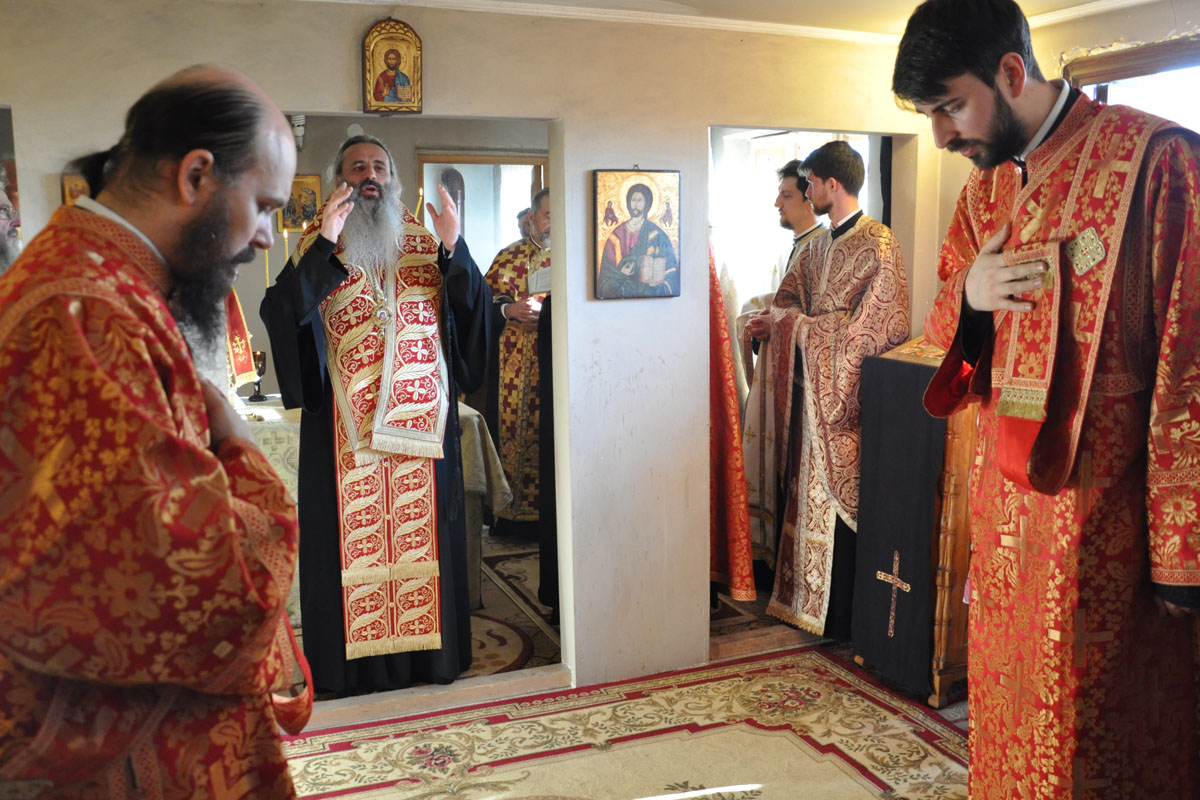 &quot;N-am crezut că în această bisericuţă umilă va sluji vreodată Mitropolitul Moldovei şi Bucovinei&quot;