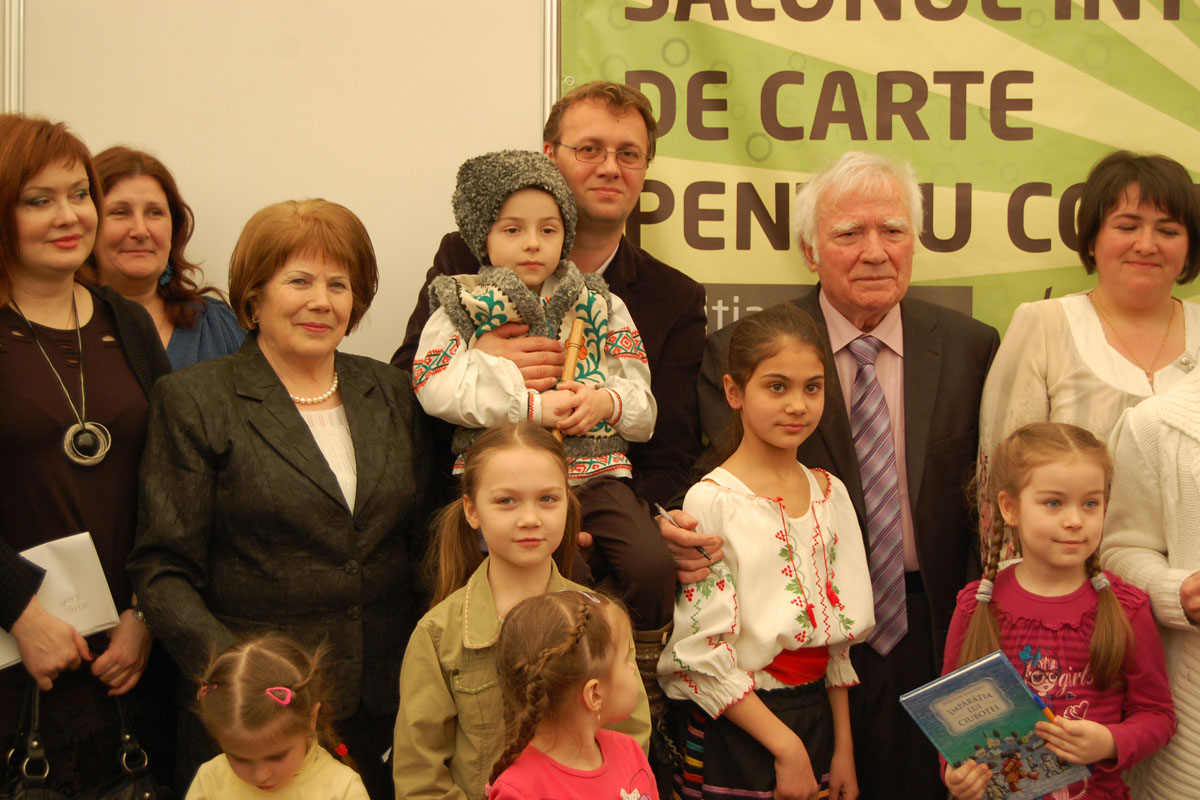 Editura Doxologia i-a întâlnit, la Chişinău, pe copiii Basarabiei