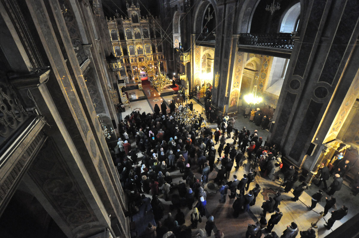 Numeroşi credincioşi, la Denia Canonului cel Mare