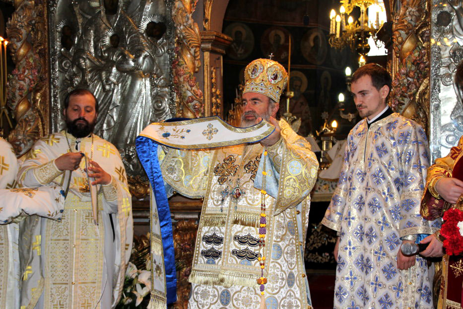 Hirotonie întru preot la Catedrala arhiepiscopală din Roman