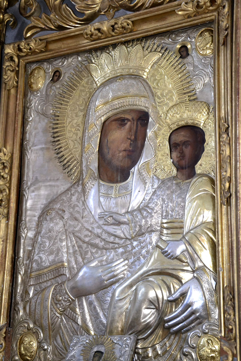 Mai aproape de Cer, în schitul de la Ţibucani