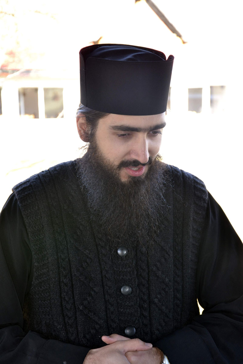 Mai aproape de Cer, în schitul de la Ţibucani