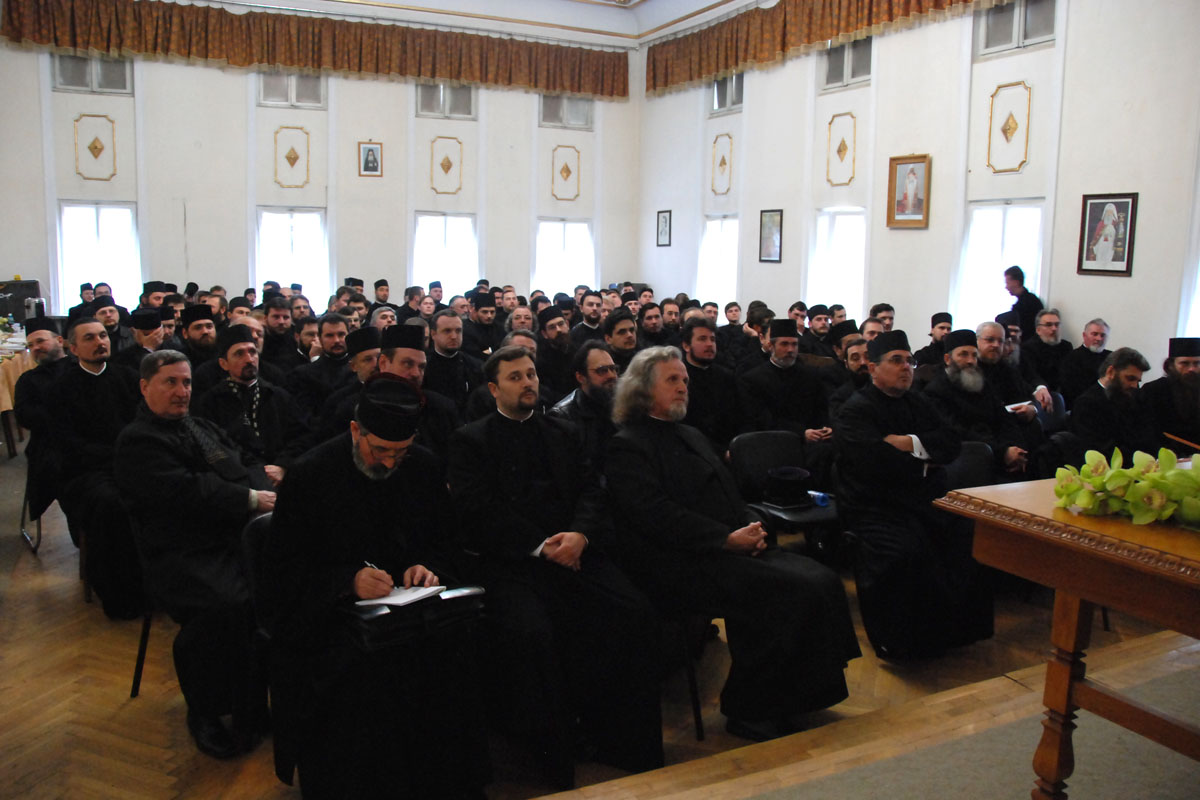 Întruniri preoţeşti la Hârlău şi Botoşani