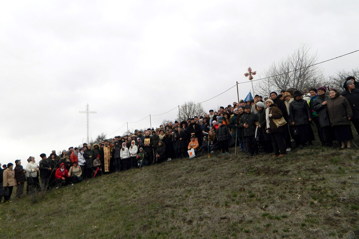 Procesiune dedicată Sfintei Cruci la Oneşti