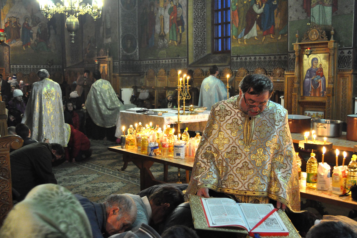 Slujbă misionară în parohia „Naşterea Maicii Domnului“ - Ceahlău