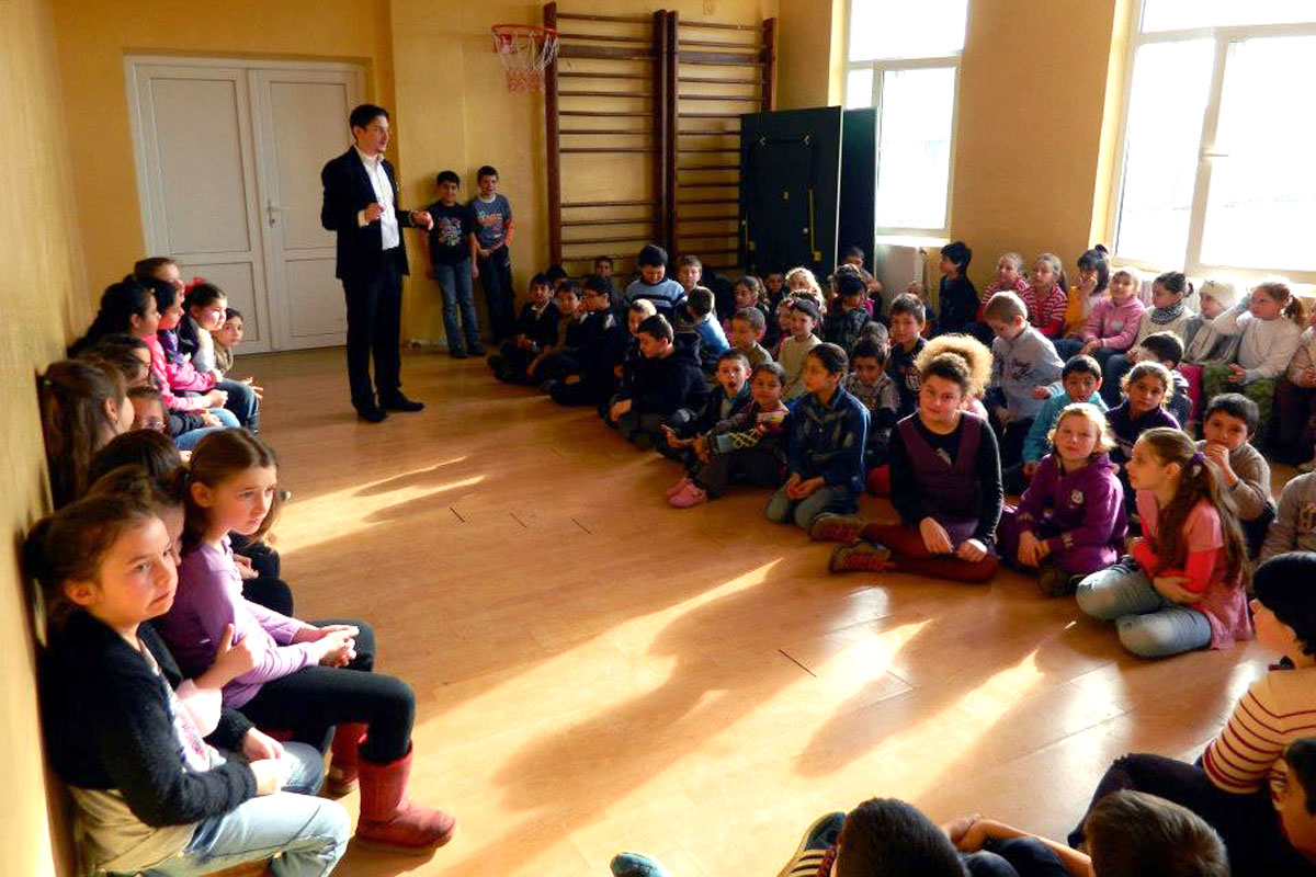 Întâlniri catehetice pentru copiii din Săvineşti