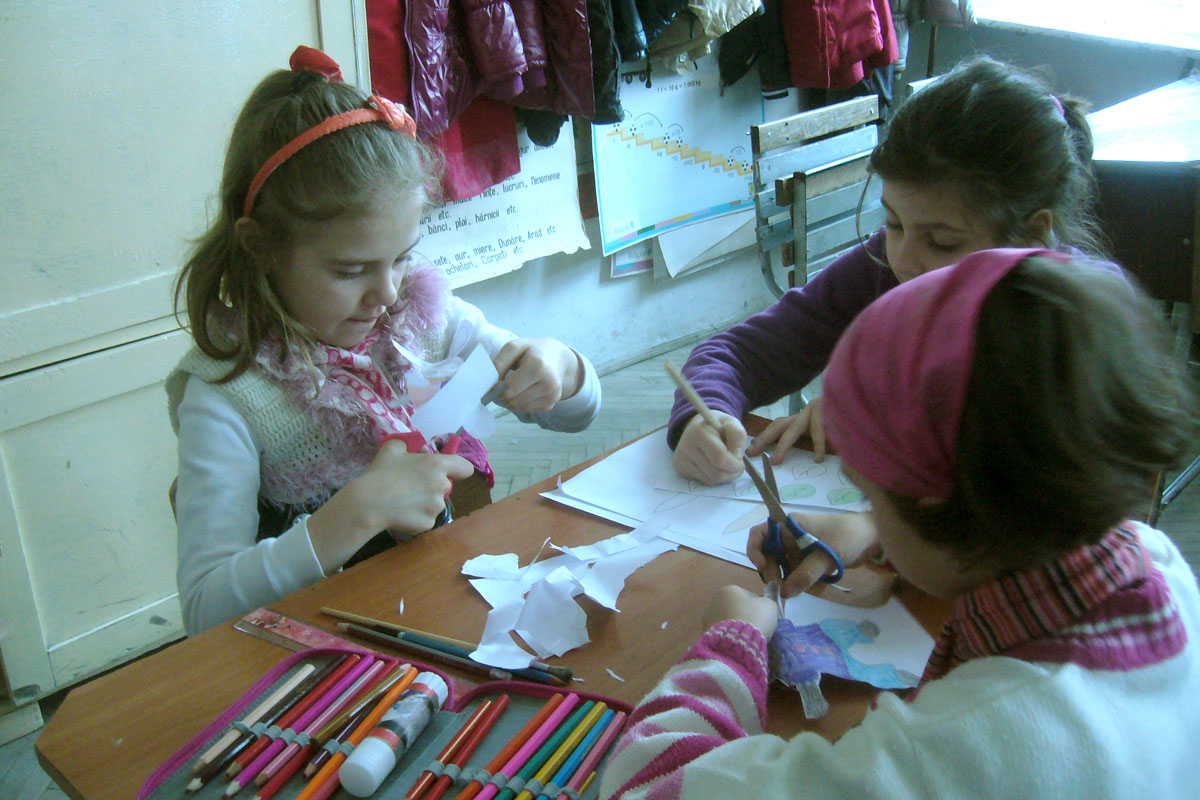 „Să ştii mai mult, să fii mai bun“, la Şcoala Gimnazială „Petru Rareş“ - Hârlău