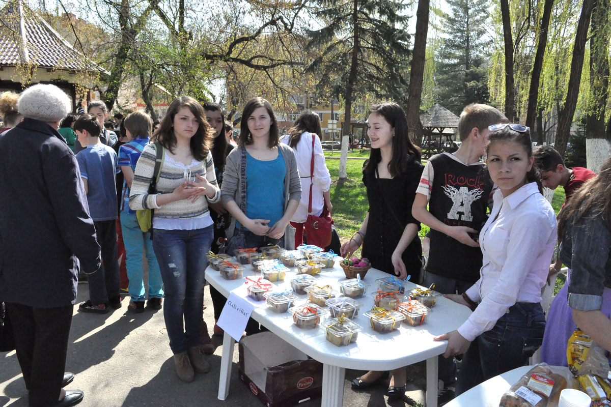 Târg caritabil la Gura Humorului Târg caritabil la Gura Humorului