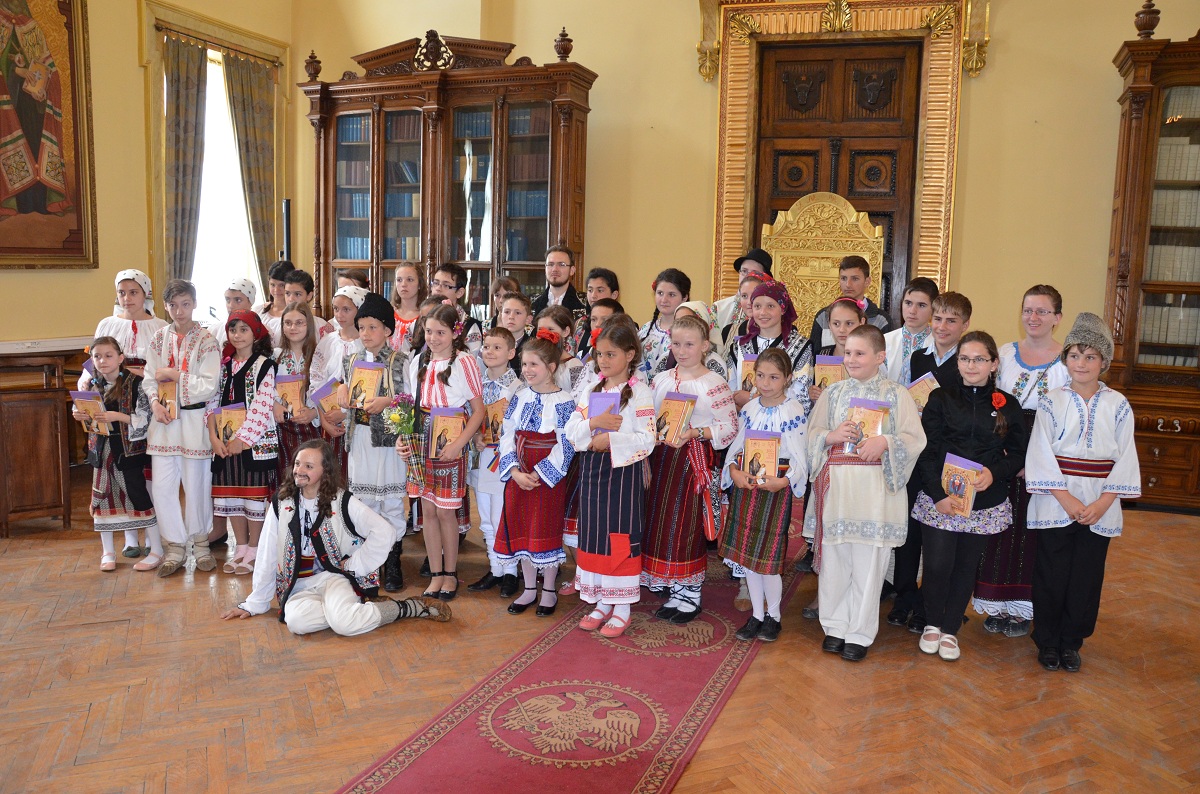 Trei copii talentați vor reprezenta Arhiepiscopia Iaşilor la concursul „Bucuria de a fi creștin“