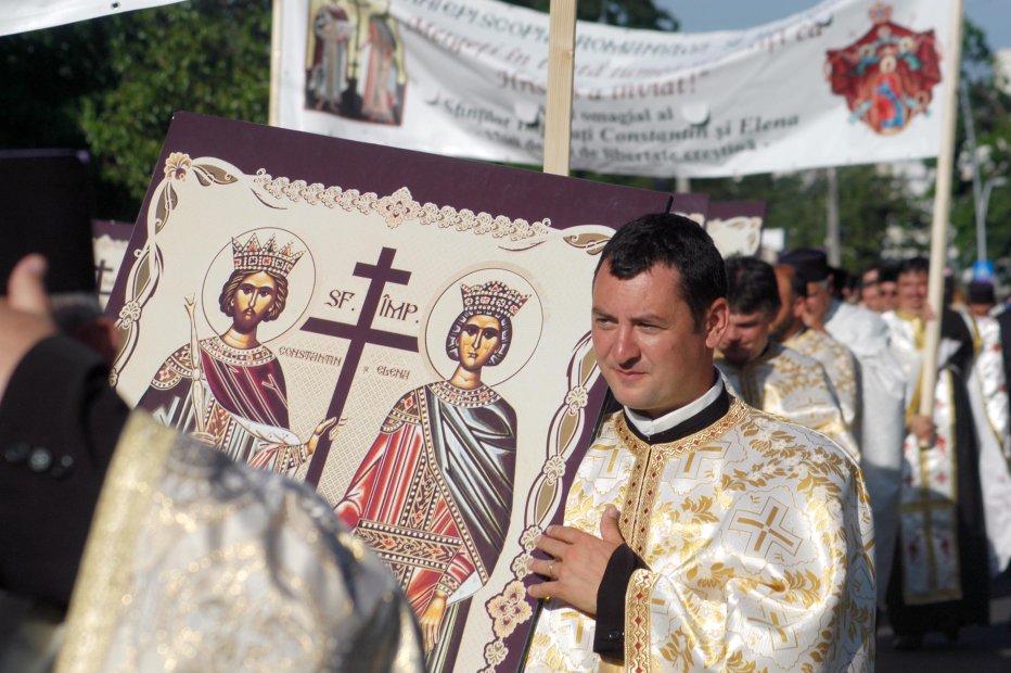 Procesiune impresionantă, la Bacău
