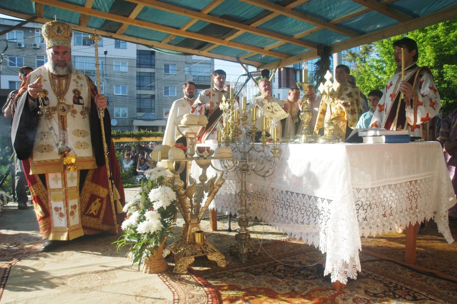 Procesiune impresionantă, la Bacău