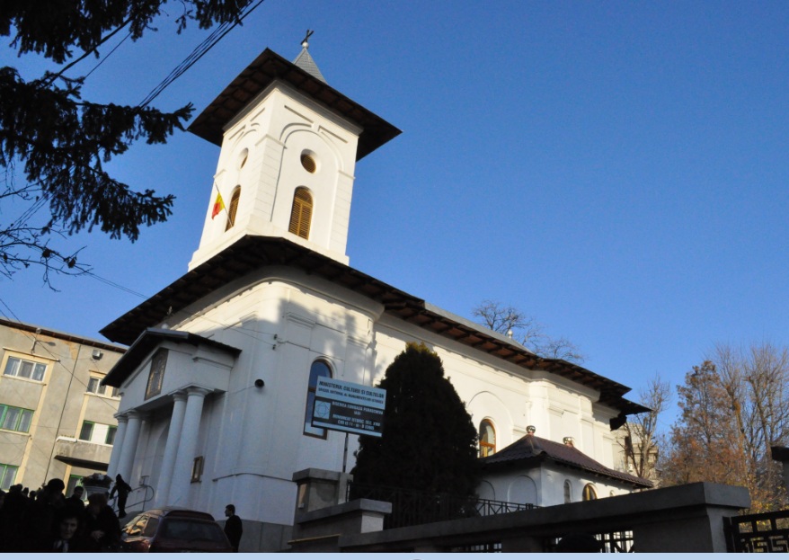 Produse pascale pentru 30 de familii din parohia &quot;Sfânta Parascheva&quot; din Iaşi