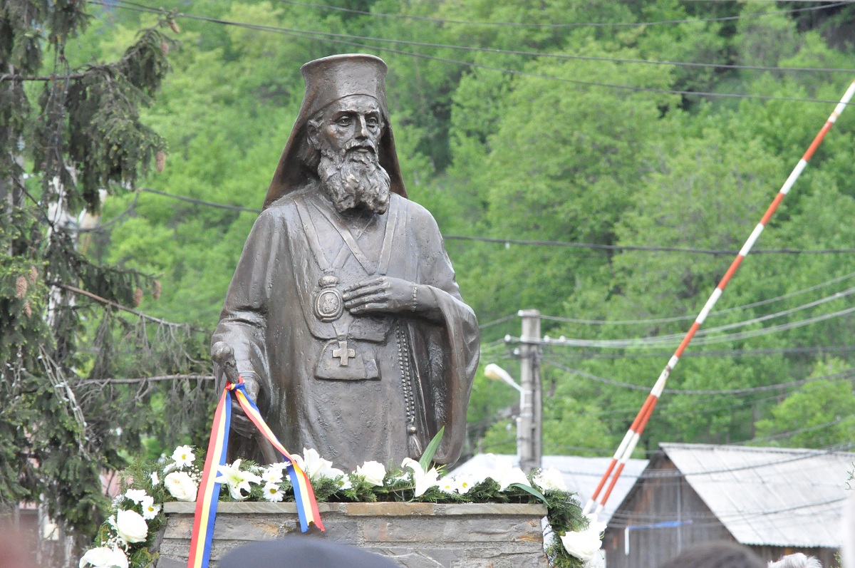 Rugăciuni de pomenire pentru episcopul Melchisedec în satul natal