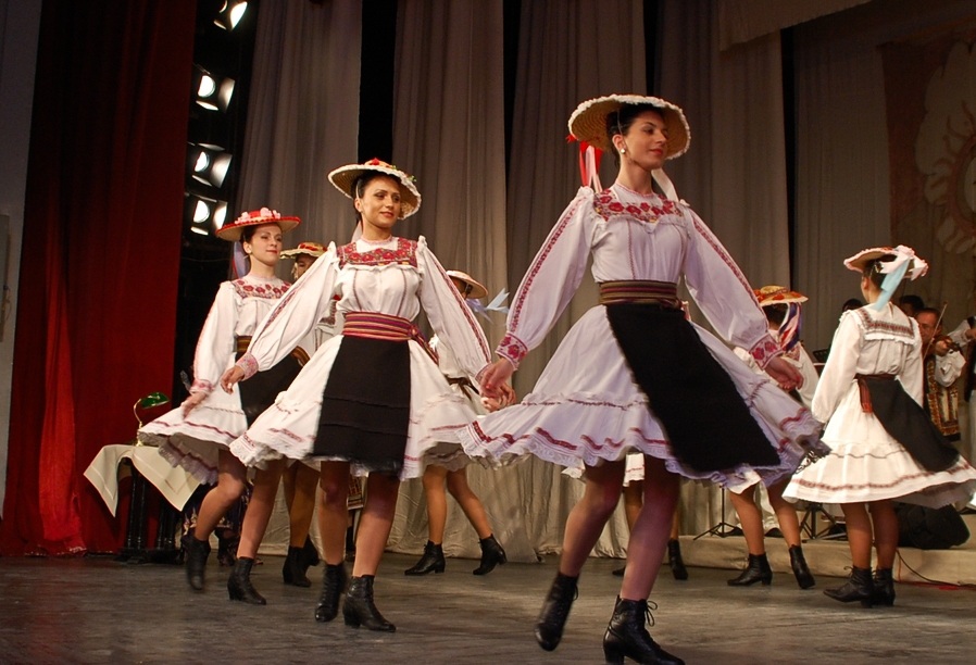 Spectacol caritabil dedicat Sfintelor Paşti, la Bacău