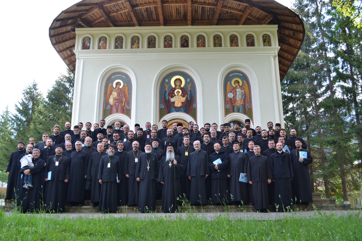 Preoţii Protopopiatului Piatra Neamţ, în conferinţă semestrială de primăvară