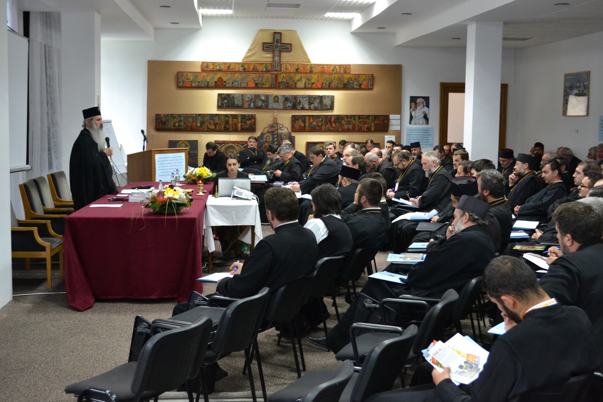 Preoţii Protopopiatului Piatra Neamţ, în conferinţă semestrială de primăvară Preoţii Protopopiatului Piatra Neamţ, în conferinţă semestrială de primăvară