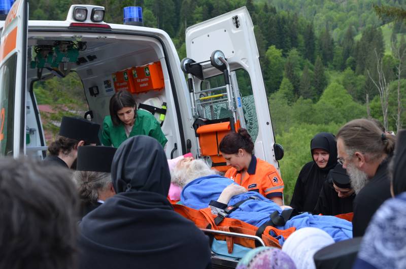 Părintele Justin Pârvu a revenit la mănăstire